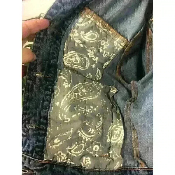 Free People Denim Jean Jacket Size XS Medium Wash Button Up Long Sleeve Collared - Picture 9 of 11